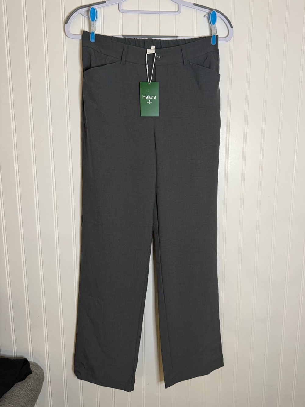 HALARA Women’s Straight-Leg Pants in Dark Gray